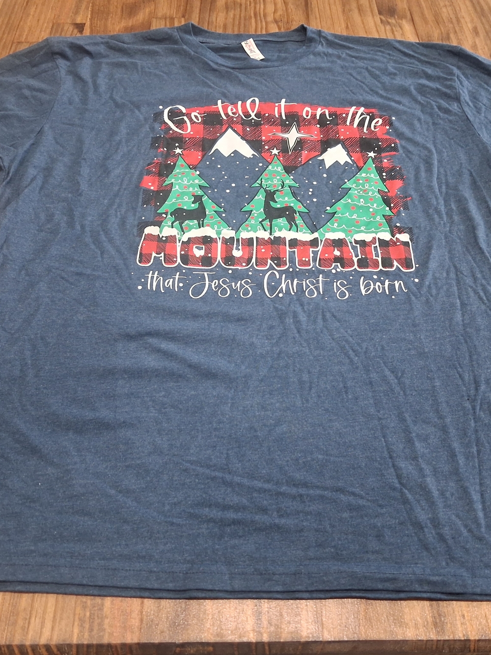 Love IN FAITH Women's Blue Holiday 'Go Tell It On The Mountain' Tee Size XL
